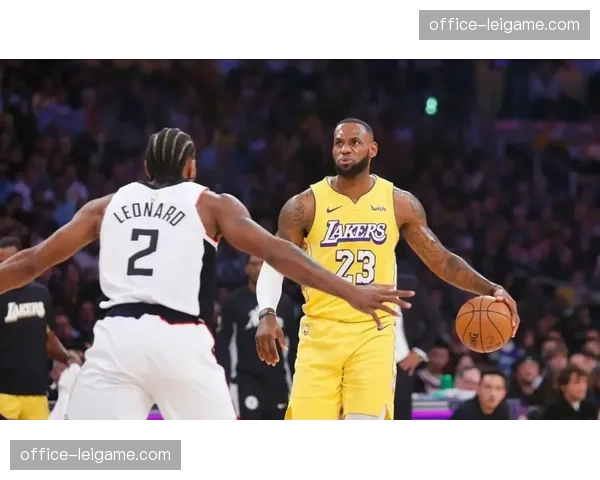 詹姆斯末节脚踝扭伤无大碍 老将续航力影响湖人走势